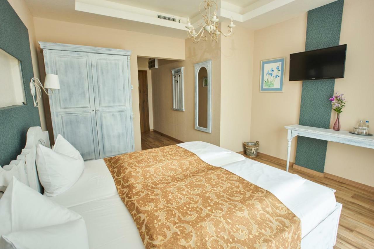 Takler Kuria Hotel เซคซาร์ด ภายนอก รูปภาพ