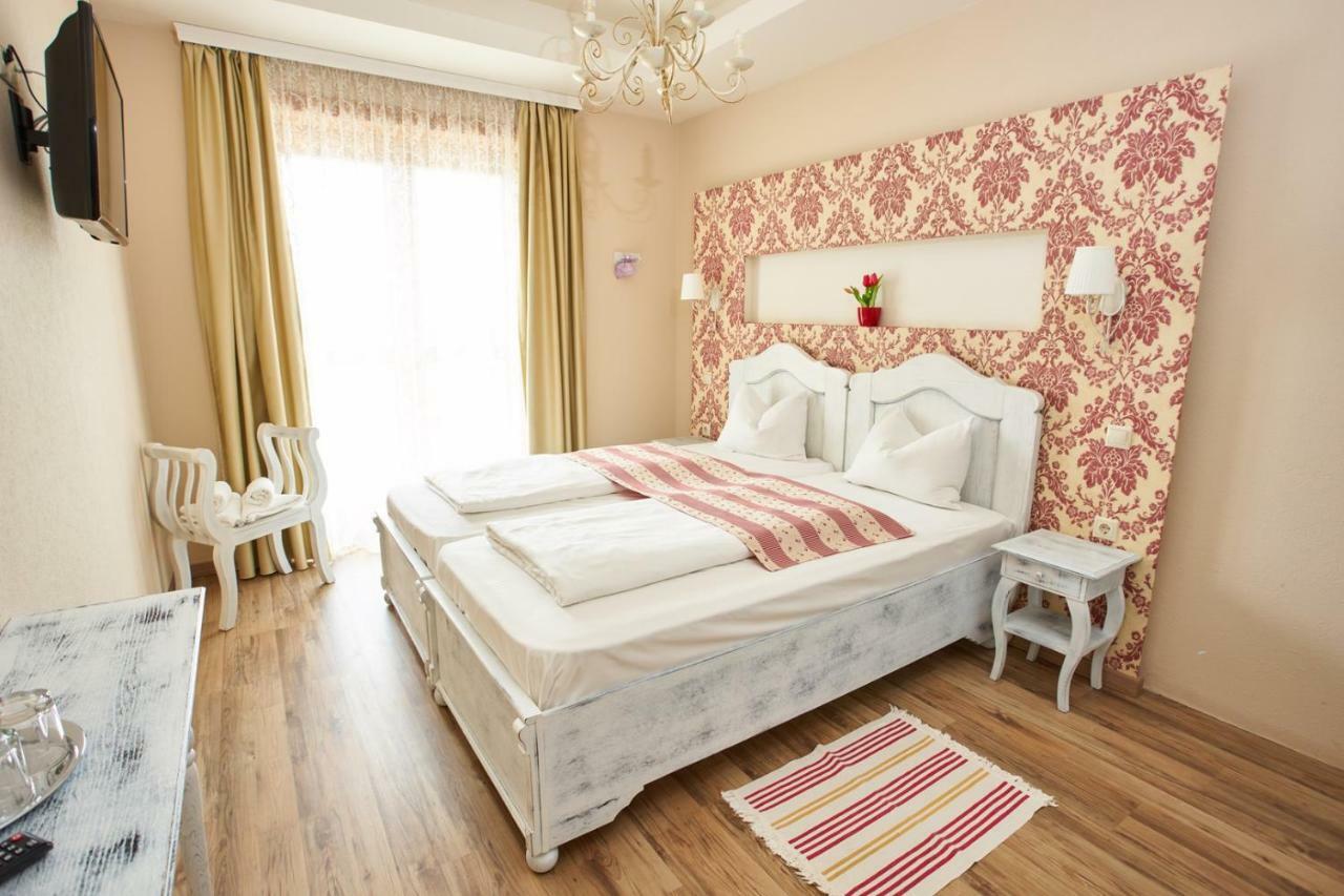 Takler Kuria Hotel เซคซาร์ด ภายนอก รูปภาพ