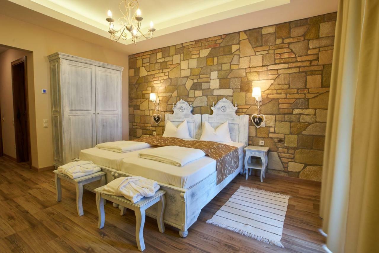 Takler Kuria Hotel เซคซาร์ด ภายนอก รูปภาพ